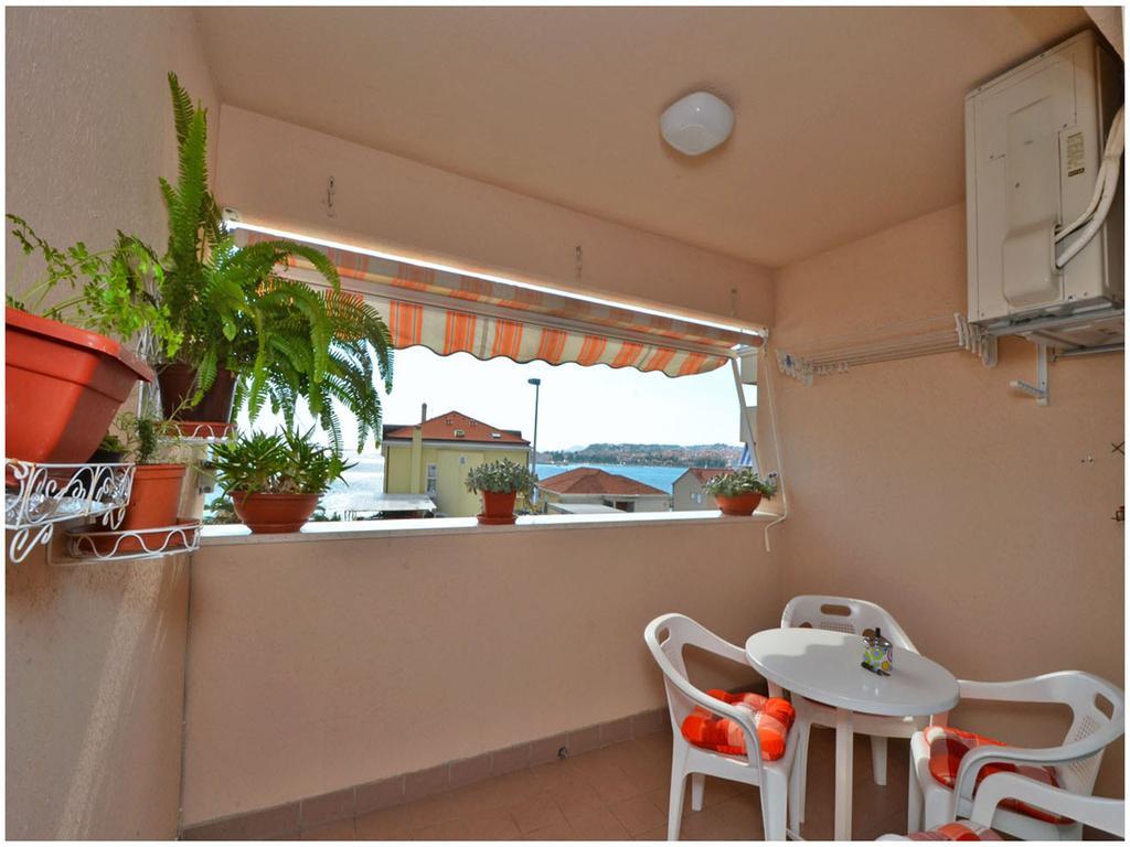 Apartment Laura Podstrana Quarto foto