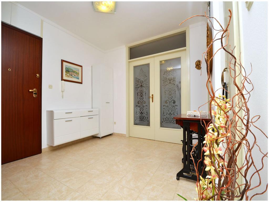 Apartment Laura Podstrana Quarto foto
